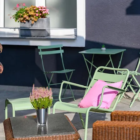 Ibis Styles West Hotel 3*